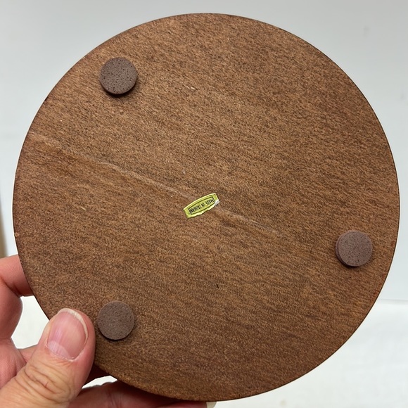 Vintage brass and wood small change holder - Picture 5 of 7